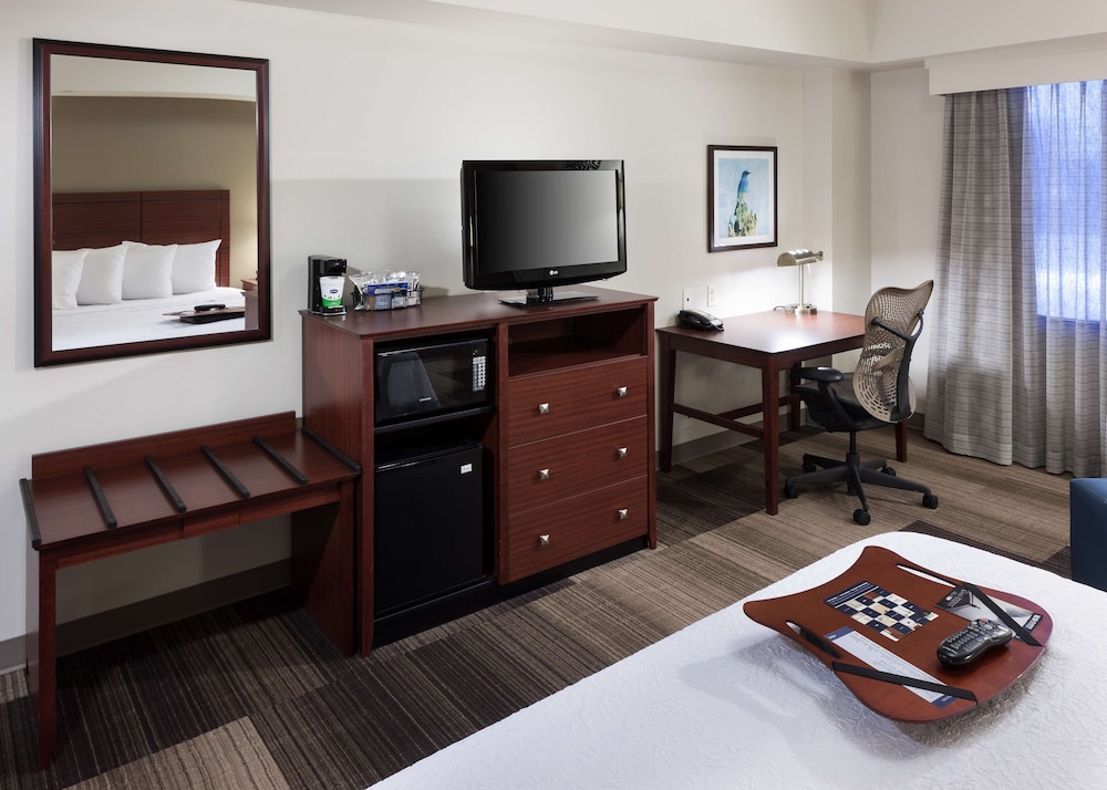Room, 1 King Bed, Mountain View (Peloton) - Photo 2