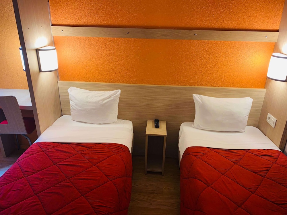 Standard Room, 2 Twin Beds - Photo 3