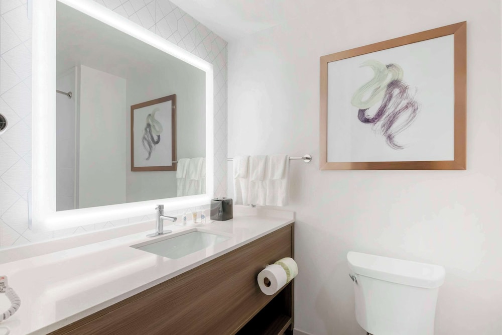 Suite, Multiple Beds, Non Smoking photo 2