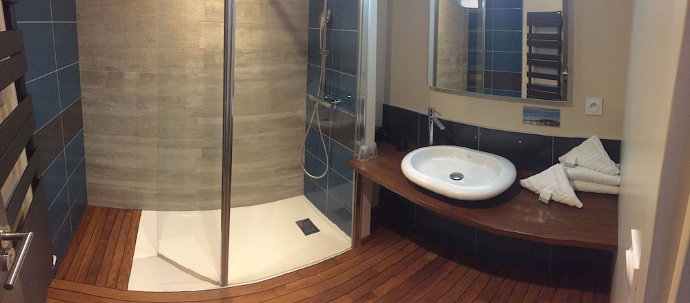 Superior Double Room, Courtyard View - Photo 6