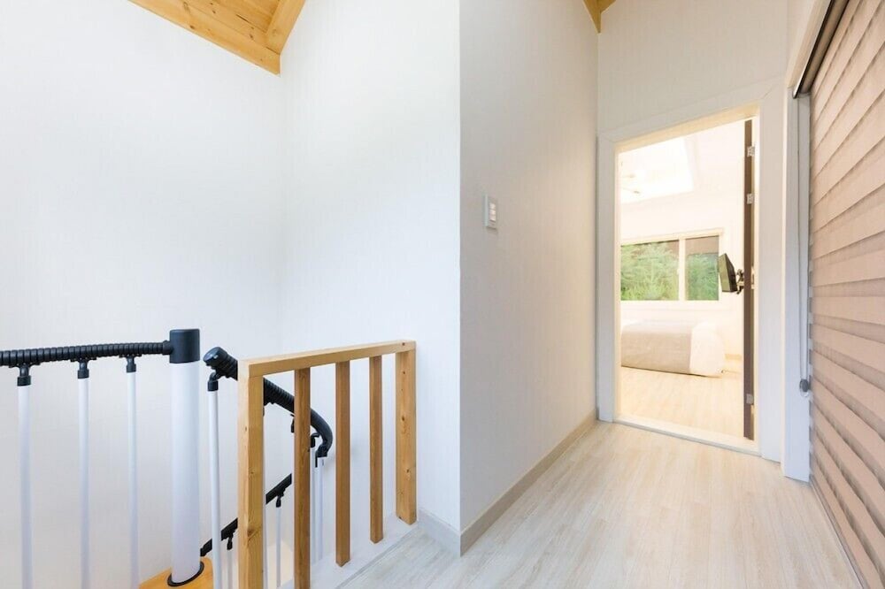 Room (Natural) - Photo 14
