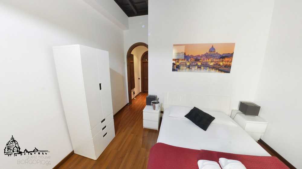 Basic Condo photo 1