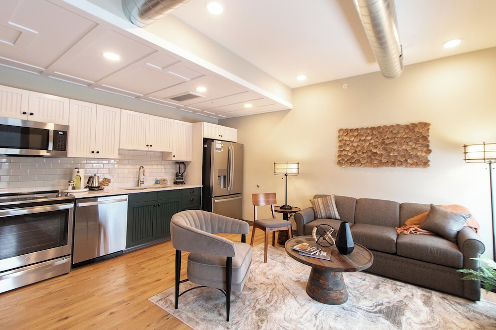 Premium Apartment, 1 Queen Bed with Sofa bed, Non Smoking, Kitchen photo 1