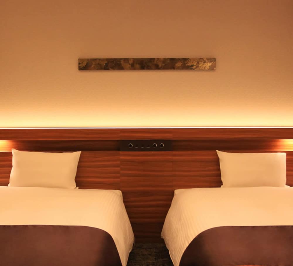 Premium Twin Room, Non Smoking - Photo 3