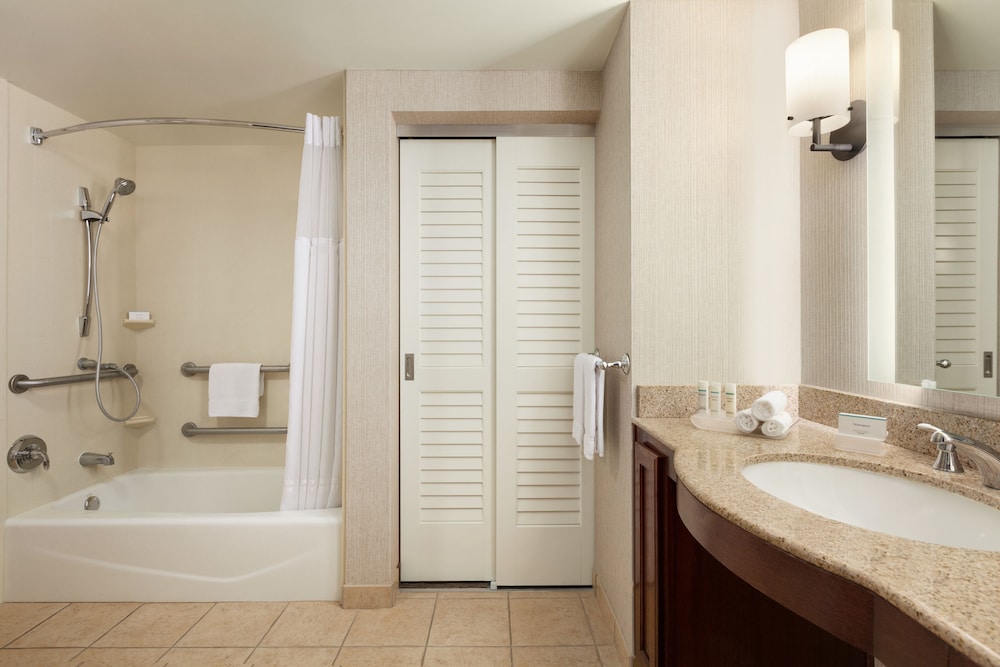 Suite, Multiple Beds, Accessible, Bathtub - Photo 3