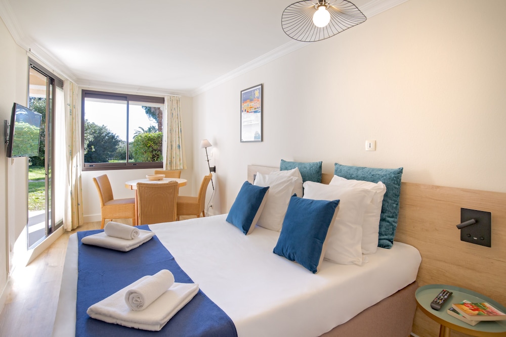 Standard Triple Room photo 2