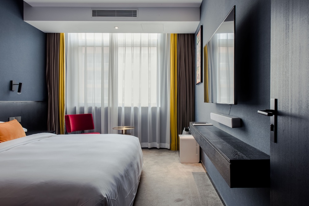 Three-Bedroom Suite with Three King Beds