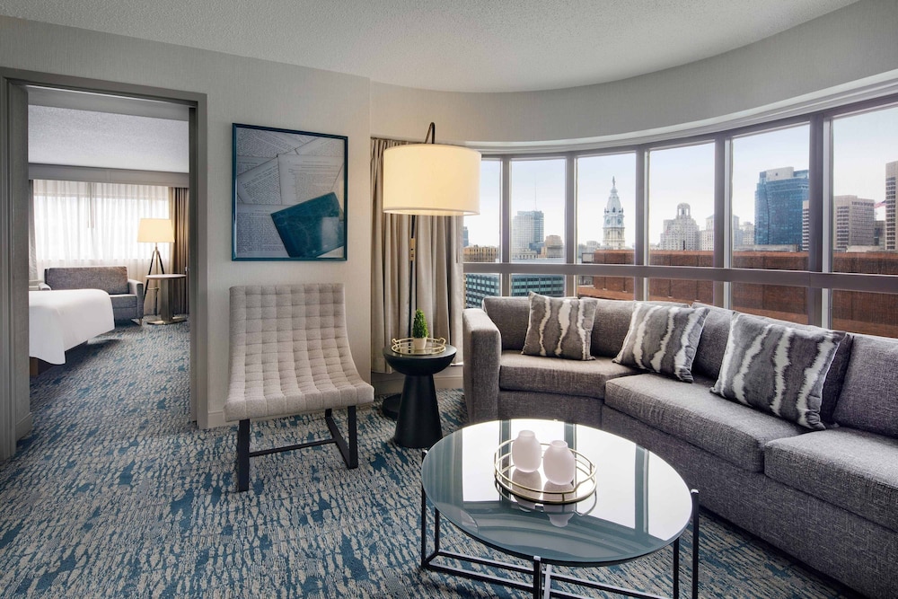 Junior Suite, 1 Bedroom (King Bed) - Photo 3