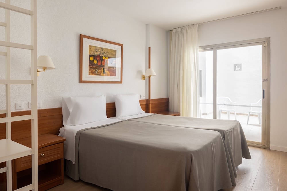 Twin Room, Balcony (2 Adults) - Photo 5