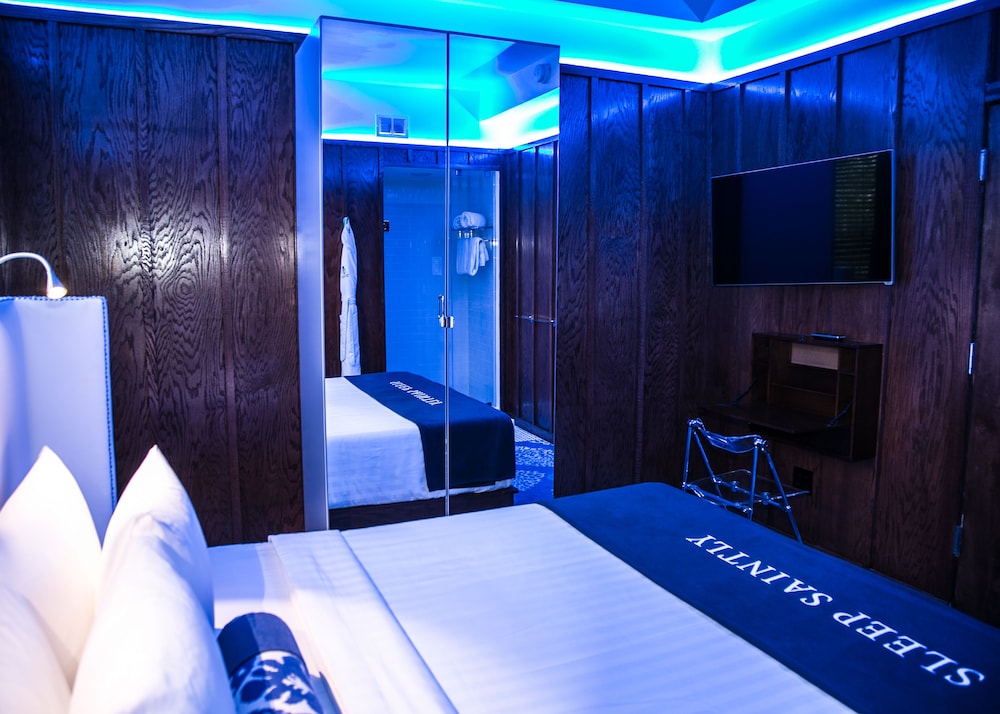 Room, 2 Queen Beds photo 3