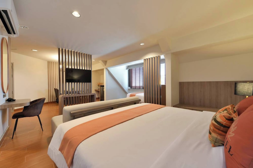 Executive Room - Photo 4