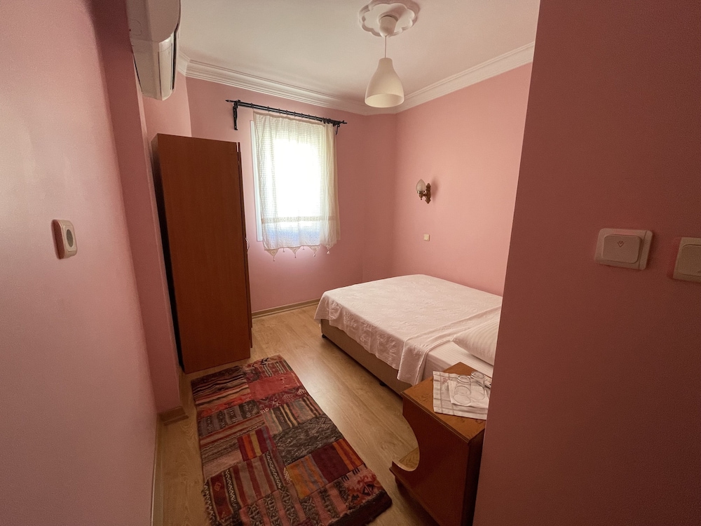 Standard Double Room - Photo 4