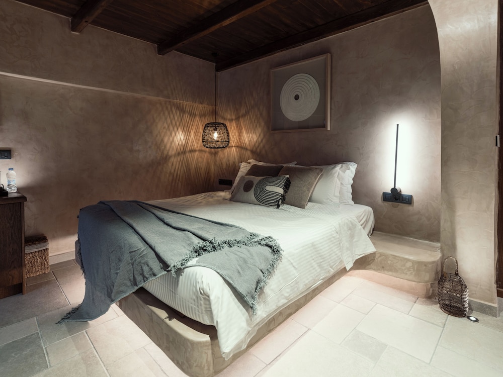 Signature Suite with Outdoor Heated Tub photo 3