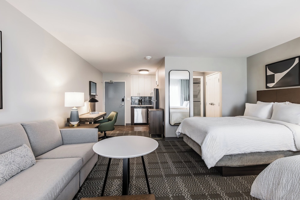 Studio Suite, 2 Double Beds, Kitchen - Photo 2
