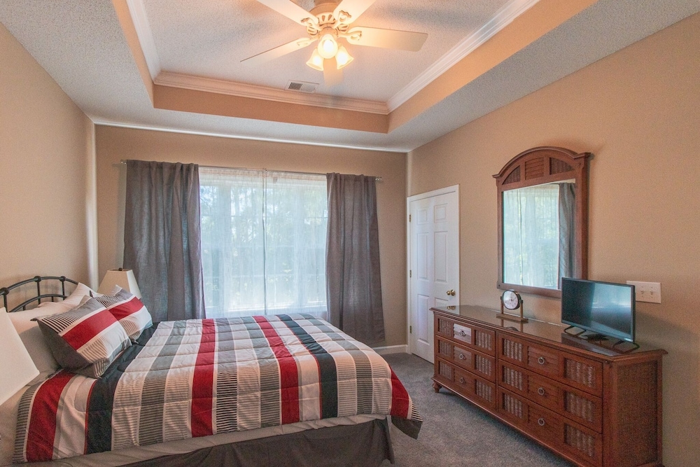 Condo, 2 Bedrooms