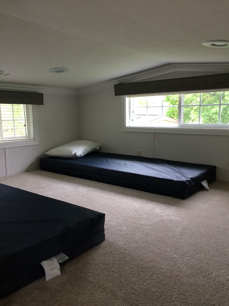 Cottage, 1 Bedroom (Loft, Linens Available) photo 1