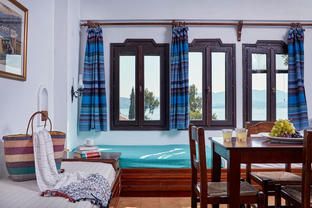 Apartment, 2 Bedrooms, Sea View photo 3