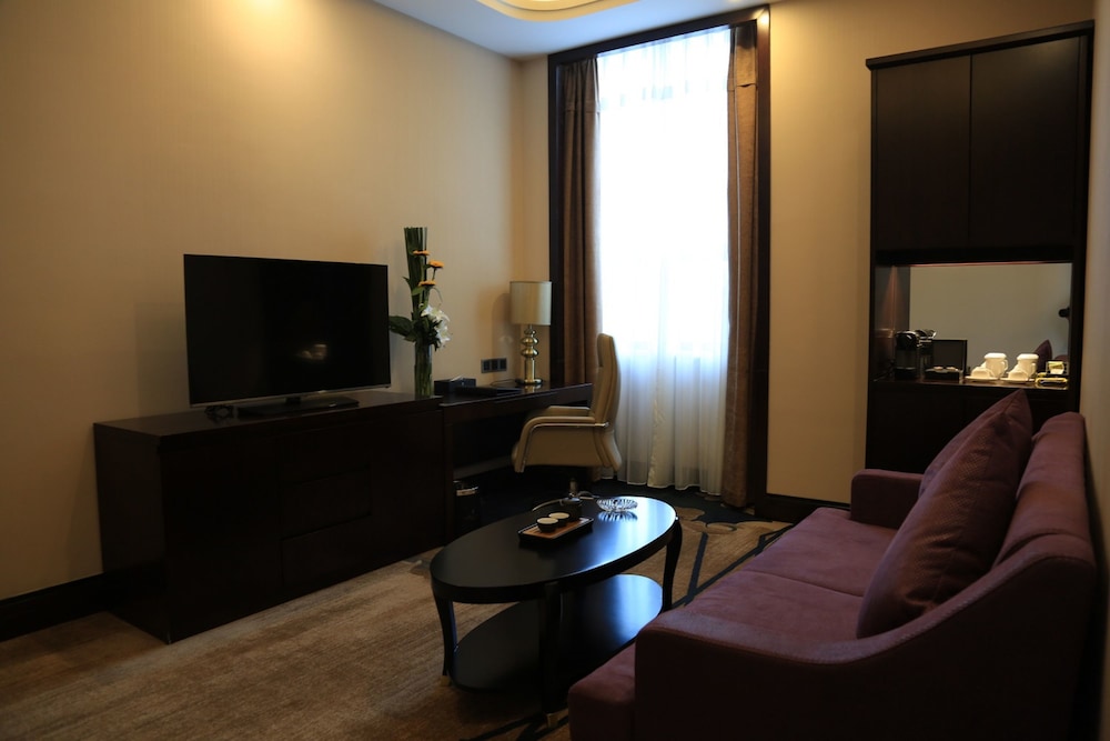Executive Suite C photo 1