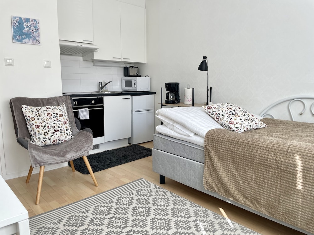 Standard Room, 1 Large Twin Bed, Kitchenette, City View photo 3