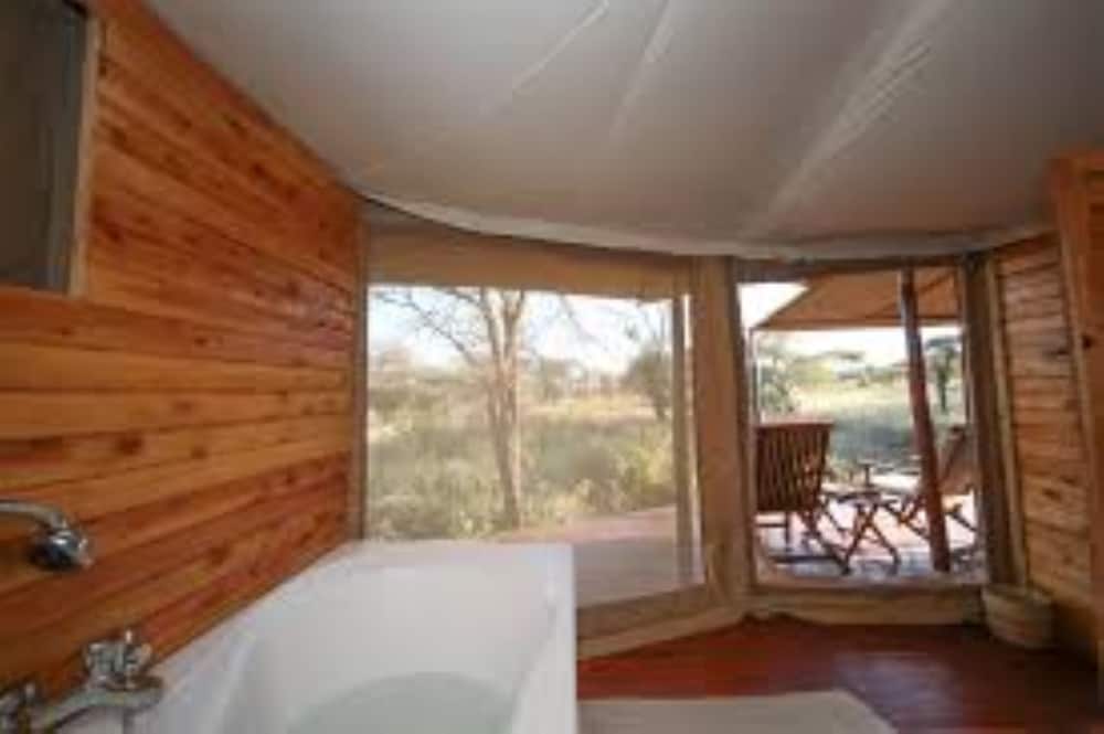 Luxury Tent, 3 Twin Beds, Non Smoking photo 3