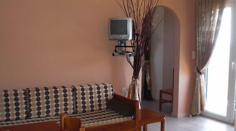 Apartment, 1 Bedroom, Ground Floor photo 2
