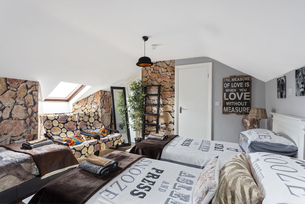 Loft, Ensuite (The Loft) photo 2
