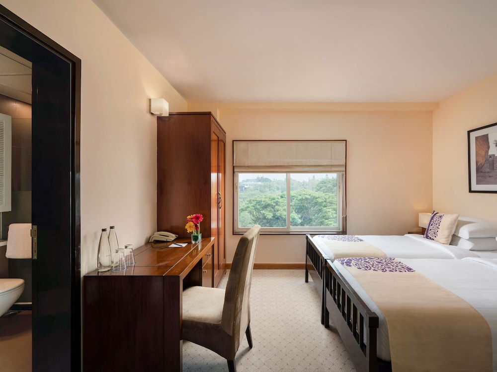 Executive Suite, 1 Bedroom, Balcony photo