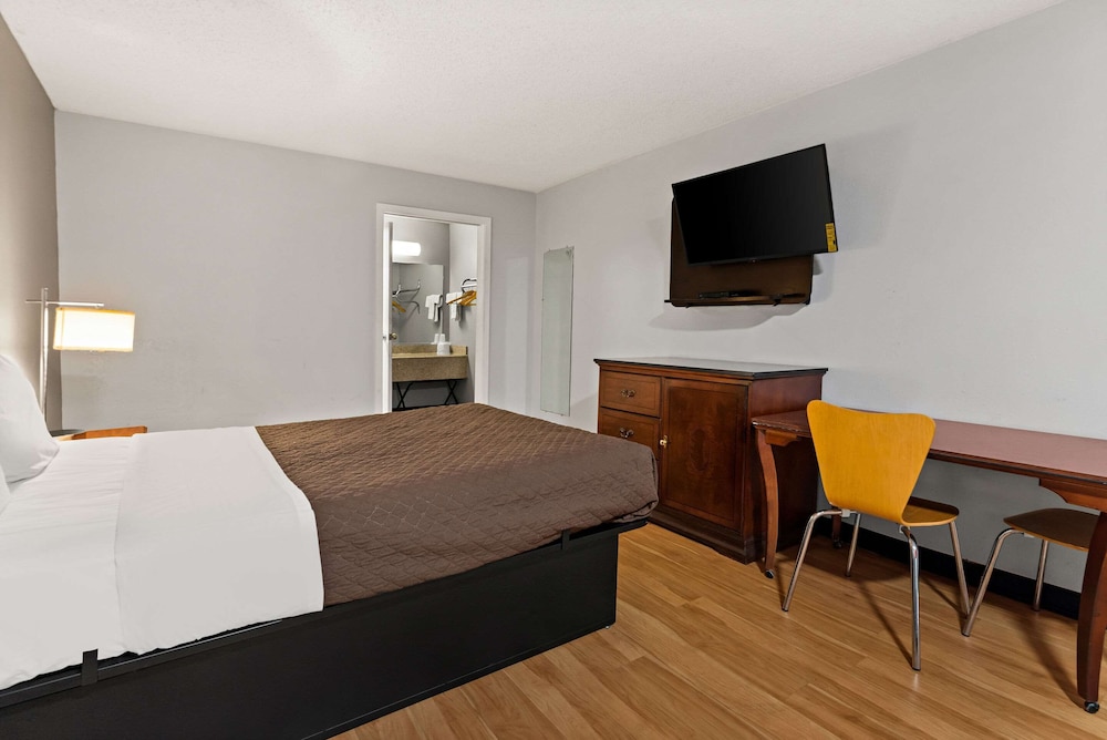 Room, 1 Double Bed, Non Smoking - Photo 3