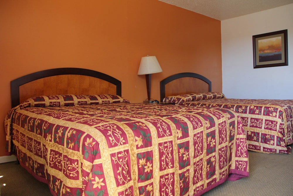 Room, 2 Double Beds photo 1