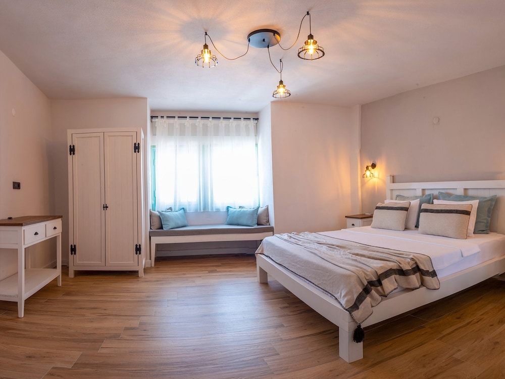 Deluxe Room, Sea View (Bay Window) photo 1