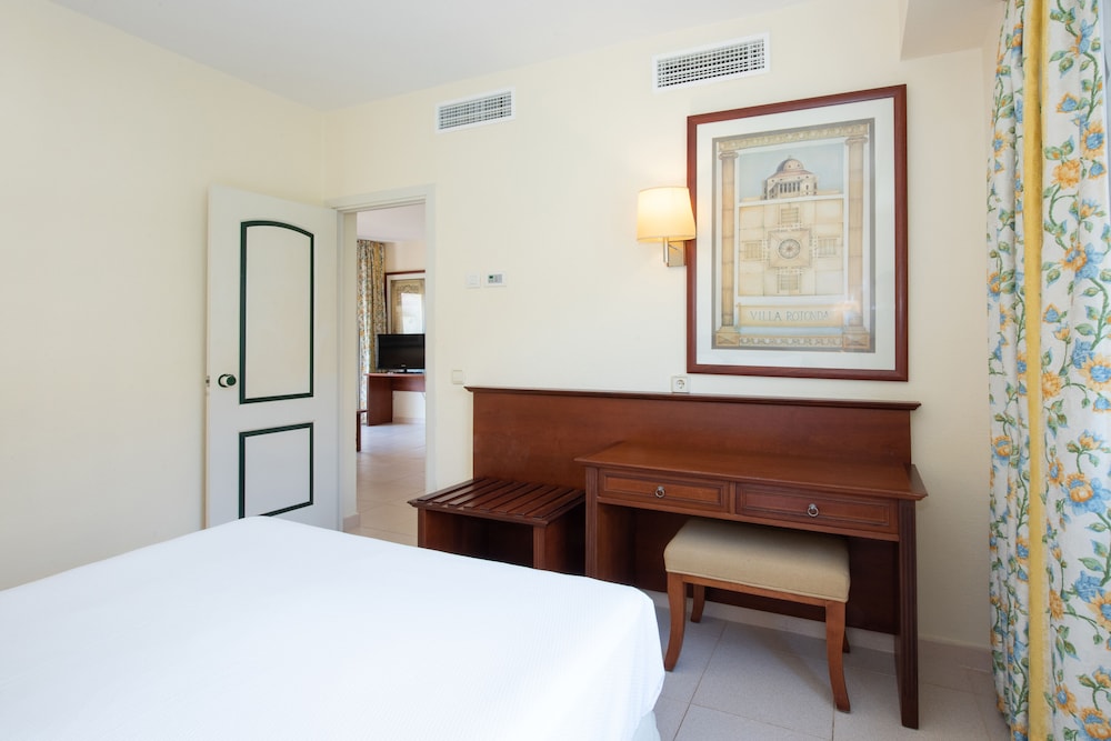 Standard Apartment, 1 Bedroom, Garden View (2 Adults + 2 Children) photo 3