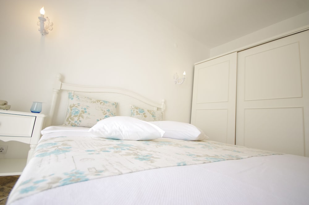 Standard Double or Twin Room photo 3