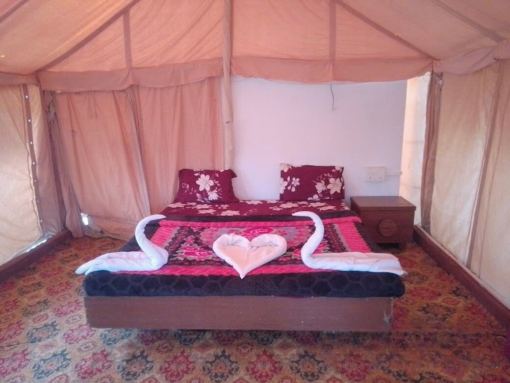 Basic Tent photo 2