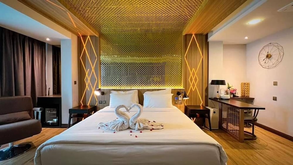 Holatel Suite photo 2