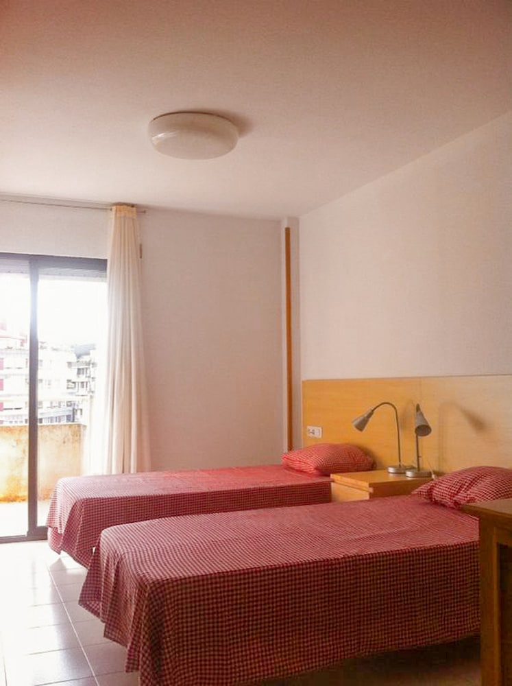 Twin Room - Photo 6