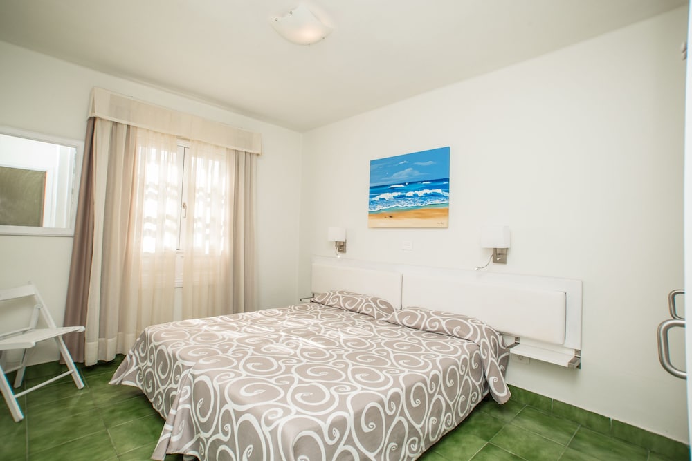 Apartment, 2 Bedrooms, Terrace - Photo 2