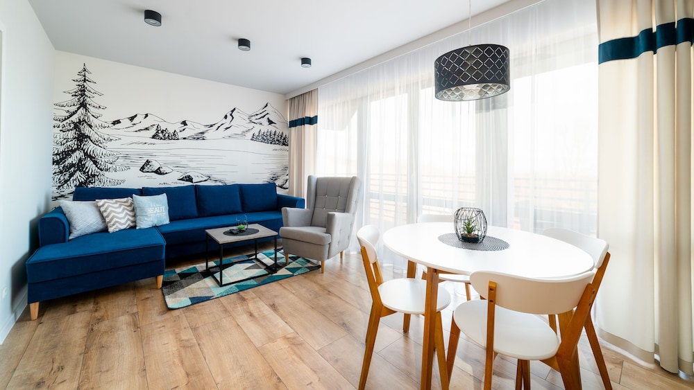 Apartment (93)