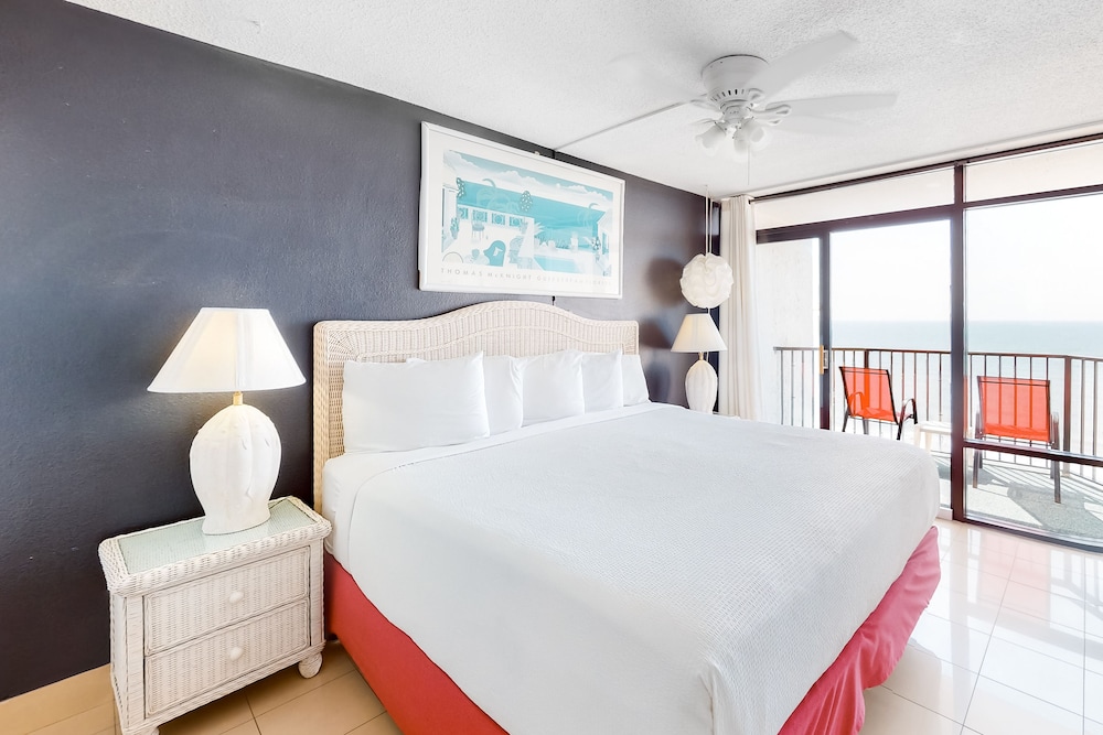 Condo, 3 Bedrooms (Oceanfront) photo 1