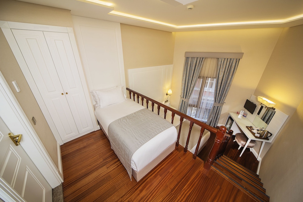Deluxe Triple Room photo 1