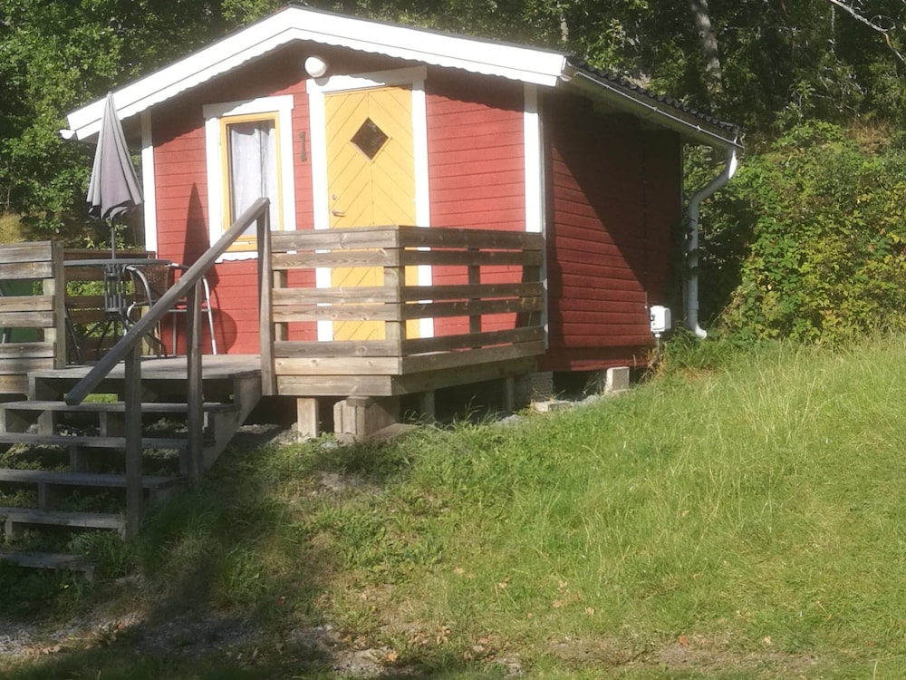 Cabin (1) photo 2