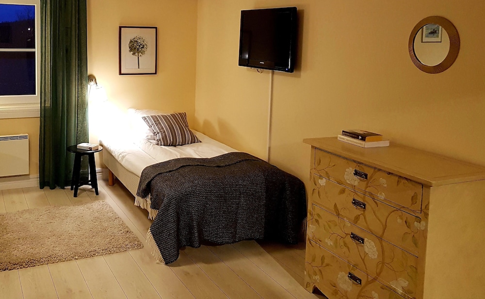 Family Room, Accessible photo 2