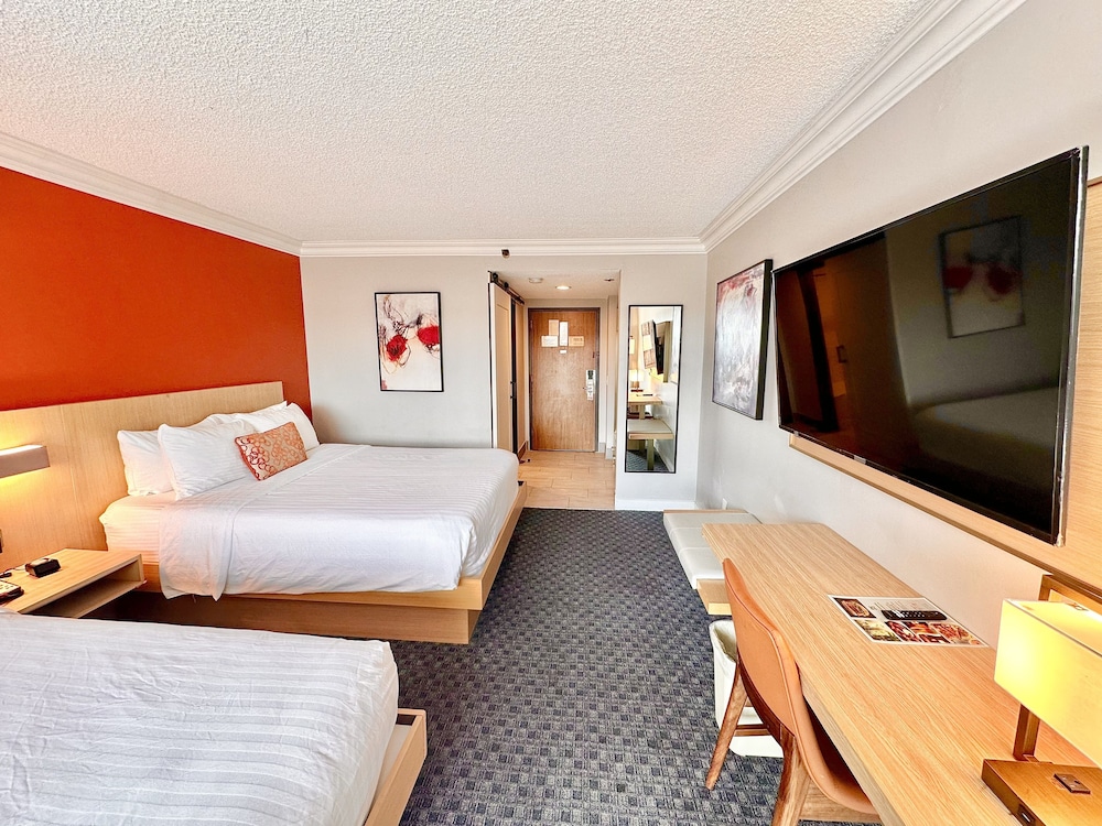 Double Room, Non Smoking - Photo 19