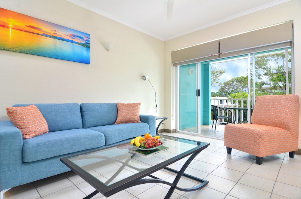 1 Bedroom Apartment (Adults Only) - Photo 10