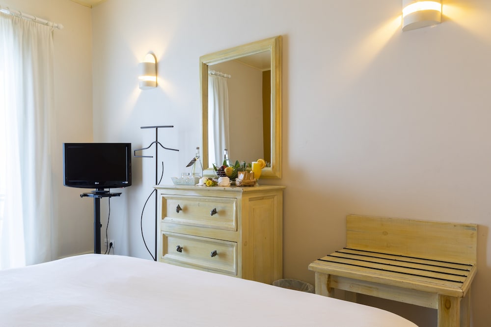 Superior Double or Twin Room (Ria view)