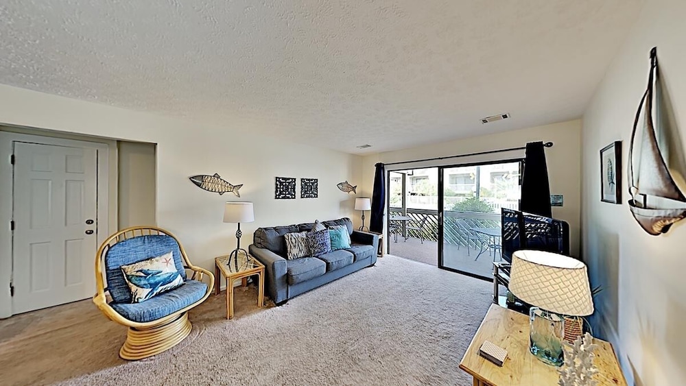 Condo, 2 Bedrooms