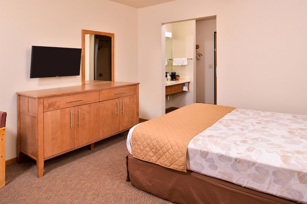Room, 1 Queen Bed, Non Smoking (Pet Friendly) photo 2