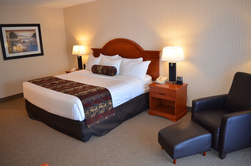 Classic Room, 1 King Bed, Lakeview - No Pets photo 2