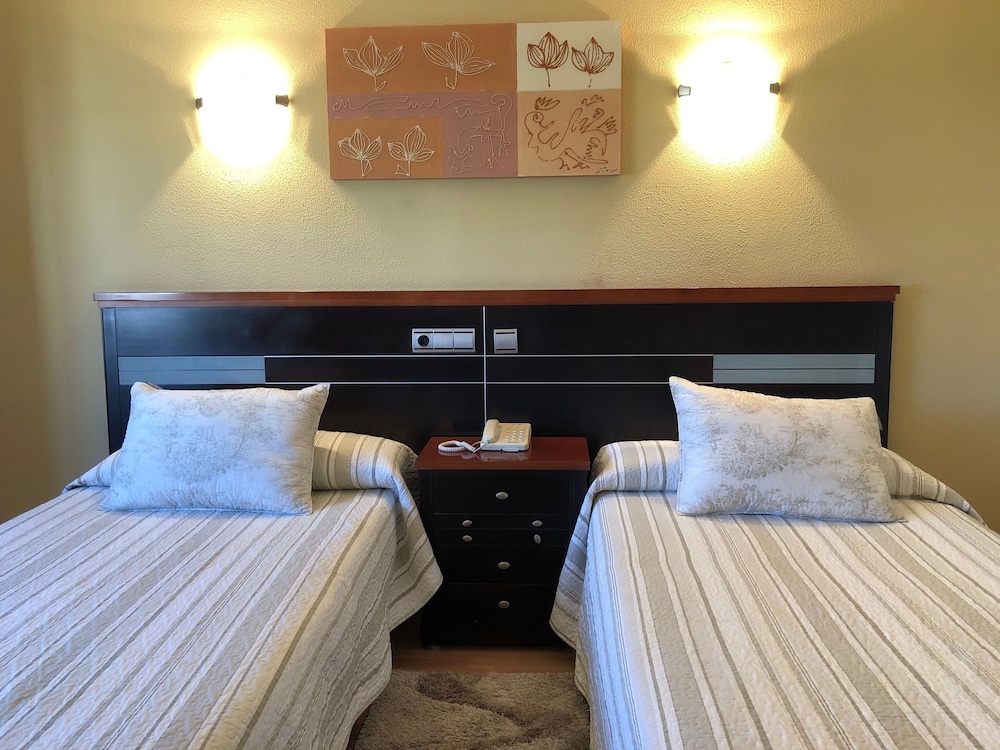 Double or Twin Room photo 3