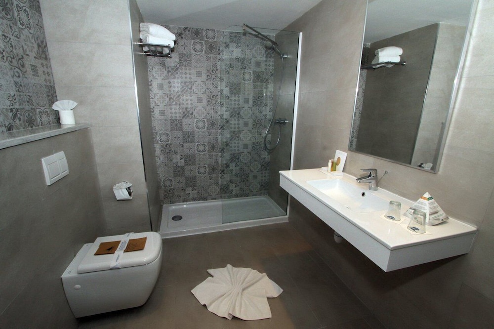 Standard Room photo 3