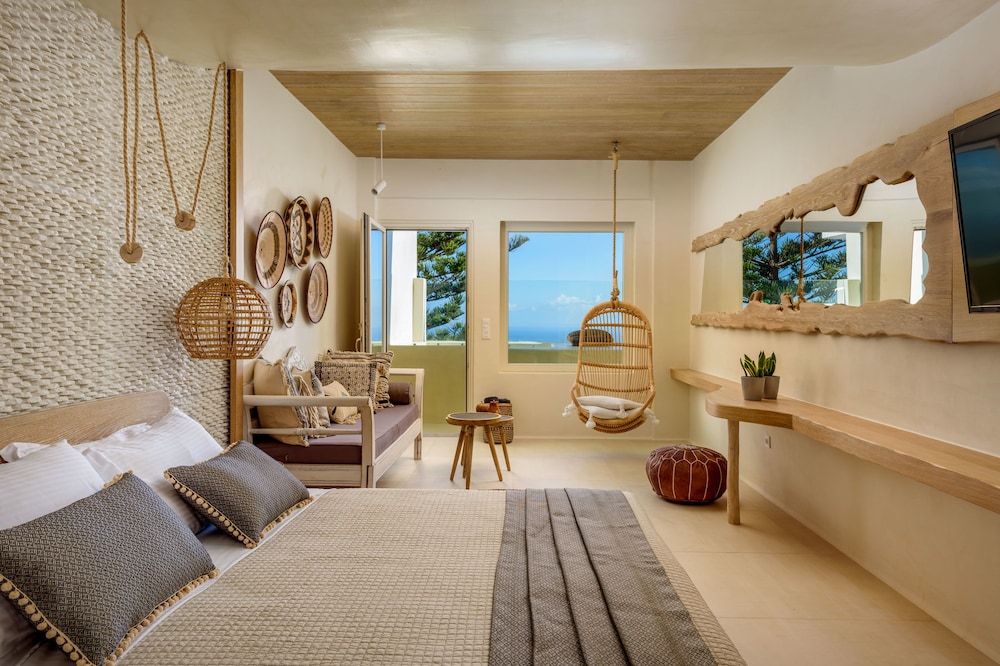 Luxury Suite, Hot Tub, Sea View
